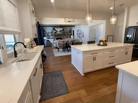 Kitchen - 868 Belle Grove Loop, Benton, AR 72019 photo 4 of 4