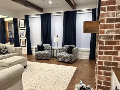 Living - 868 Belle Grove Loop, Benton, AR 72019 photo 2 of 4