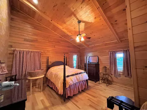 Bedroom - 319 Salmon Ln, Watson, OK 74963 photo 3 of 6
