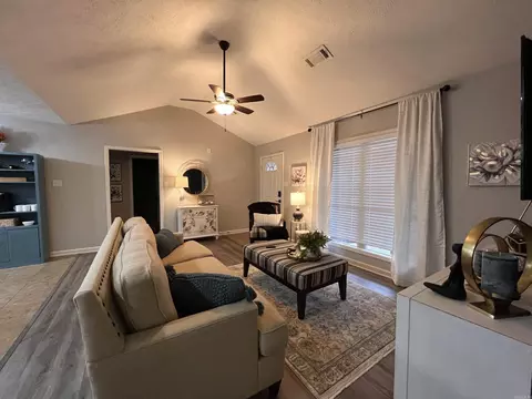 1053 E Main, Austin, AR 72007 photo 5