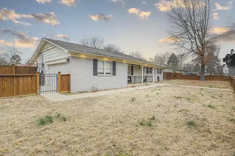 7909 Carrie Dr, Benton, AR 72019 photo 2