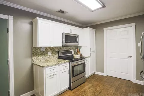 7909 Carrie Dr, Benton, AR 72019 photo 4