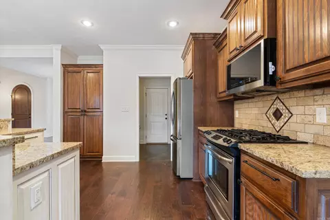 Kitchen - 4805 Peterson Cv, Conway, AR 72034 photo 3 of 8
