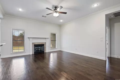 Living - 4805 Peterson Cv, Conway, AR 72034 photo 3 of 4