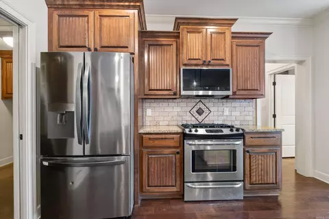 Kitchen - 4805 Peterson Cv, Conway, AR 72034 photo 8 of 8