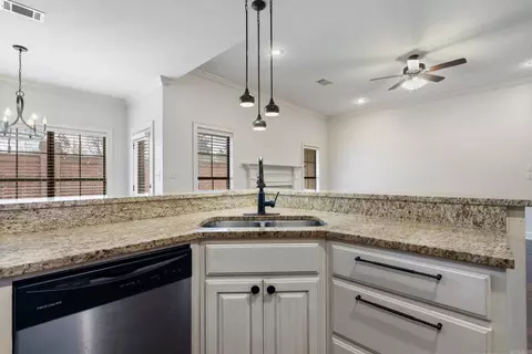 Kitchen - 4805 Peterson Cv, Conway, AR 72034 photo 5 of 8