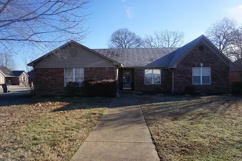 312 Crain Dr, Searcy, AR 72143