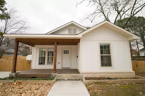 1228 Davis, Conway, AR 72034 photo 1