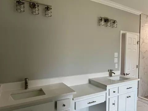 Bath - 3209 Steeplechase Cir, Bryant, AR 72022 photo 2 of 4