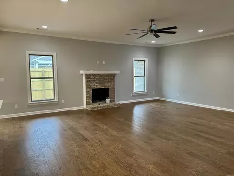 Living - 3209 Steeplechase Cir, Bryant, AR 72022 photo 2 of 2