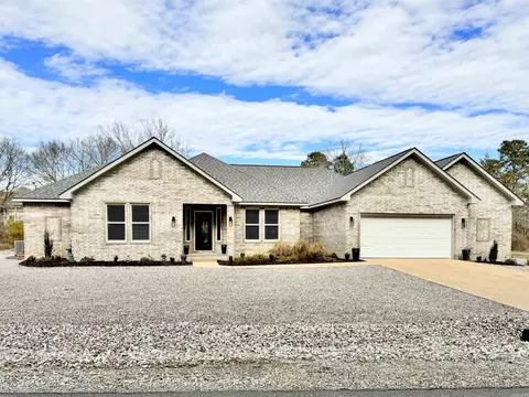 13 Manzanares Dr, Hot Springs Village, AR 71909