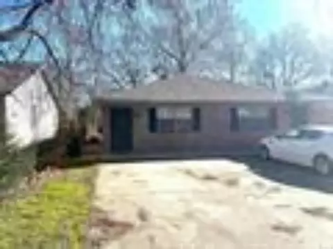 360 Helen St, Conway, AR 72034 photo 1