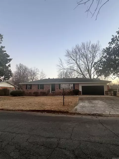 118 Lambert Cir, Searcy, AR 72143