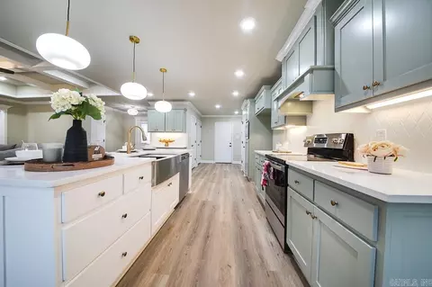 Kitchen - 14 Aberdeen Dr, Cabot, AR 72023 photo 8 of 12