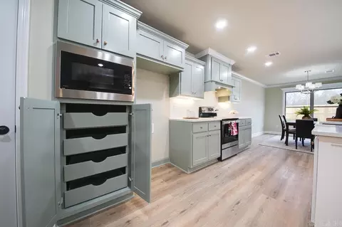 Kitchen - 14 Aberdeen Dr, Cabot, AR 72023 photo 5 of 12