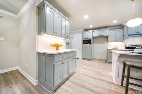 Kitchen - 14 Aberdeen Dr, Cabot, AR 72023 photo 2 of 12