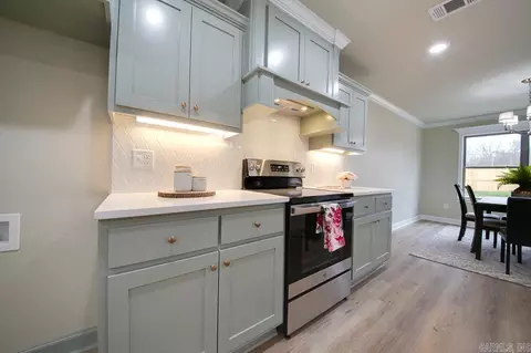 Kitchen - 14 Aberdeen Dr, Cabot, AR 72023 photo 7 of 12