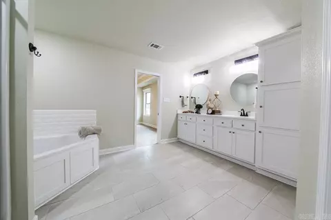 Bath - 14 Aberdeen Dr, Cabot, AR 72023 photo 6 of 7