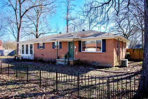 1925 Cross St, Conway, AR 72034 photo 3