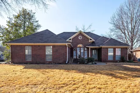 807 Drake Dr, Conway, AR 72034 photo 1