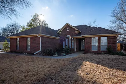 807 Drake Dr, Conway, AR 72034 photo 2