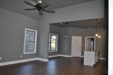 407 N 4th St, Cabot, AR 72023 photo 3