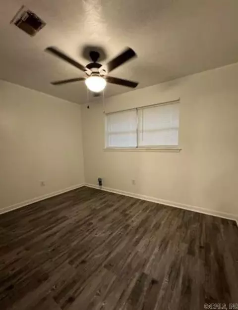 1104 S Dakota St, Pine Bluff, AR 71601 photo 4