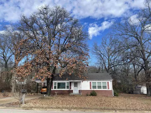 1702 Highland Dr, Pocahontas, AR 72455