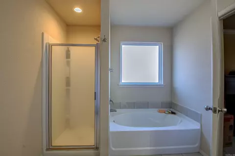 Bath - 11 Heelstone Dr, Cabot, AR 72023 photo 3 of 3