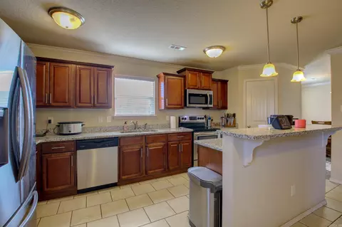 Kitchen - 11 Heelstone Dr, Cabot, AR 72023 photo 2 of 4