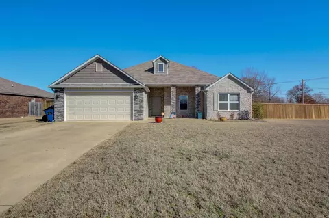 Exterior - 11 Heelstone Dr, Cabot, AR 72023 photo 1 of 5