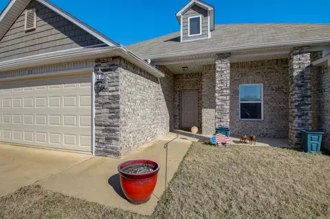 Exterior - 11 Heelstone Dr, Cabot, AR 72023 photo 2 of 5