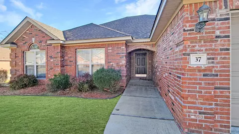 37 Bentley Cir, Little Rock, AR 72210