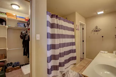 Bath - 77 Angel Ct, Mabelvale, AR 72013 photo 1 of 4