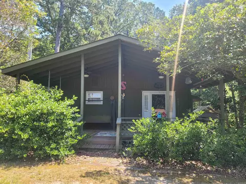 445 Crockett Dr, Greers Ferry, AR 72067