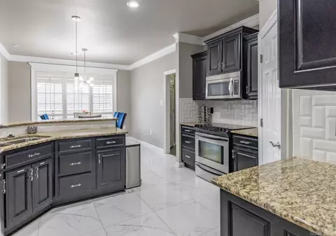 Kitchen - 3712 Commonwealth Dr, Bryant, AR 72022 photo 6 of 8