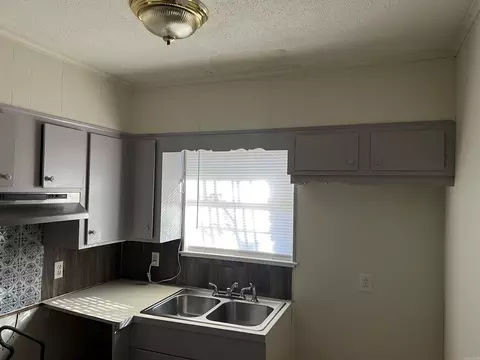 801 Barrow, Pine Bluff, AR 71601 photo 3