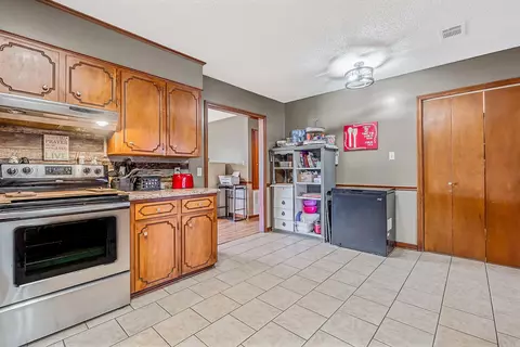 Kitchen - 1809 Orangewood Cv, Beebe, AR 72012 photo 5 of 7