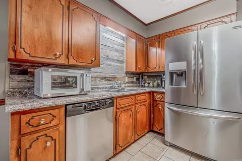 Kitchen - 1809 Orangewood Cv, Beebe, AR 72012 photo 4 of 7