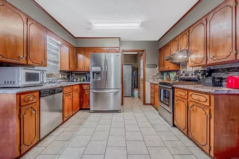 Kitchen - 1809 Orangewood Cv, Beebe, AR 72012 photo 2 of 7