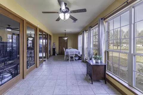 Living - 140 Lloyd Henderson, Beebe, AR 72012 photo 2 of 5