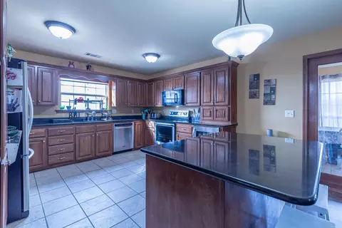 Kitchen - 140 Lloyd Henderson, Beebe, AR 72012 photo 2 of 5