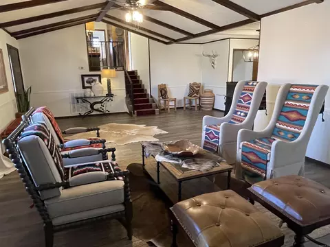 Living - 915 Tower Loop, Mountain View, AR 72560 photo 3 of 6