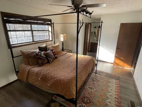 Bedroom - 915 Tower Loop, Mountain View, AR 72560 photo 1 of 3