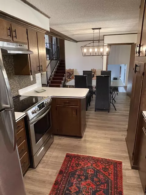 Kitchen - 915 Tower Loop, Mountain View, AR 72560 photo 1 of 3
