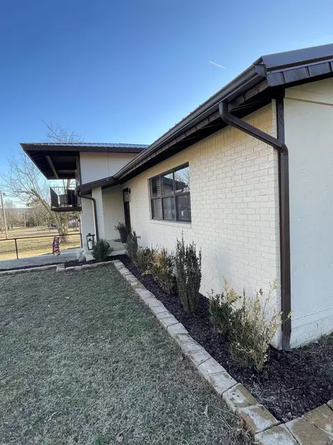 Exterior - 915 Tower Loop, Mountain View, AR 72560 photo 5 of 12