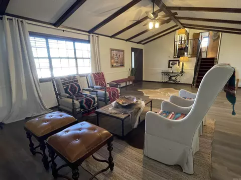 Living - 915 Tower Loop, Mountain View, AR 72560 photo 4 of 6