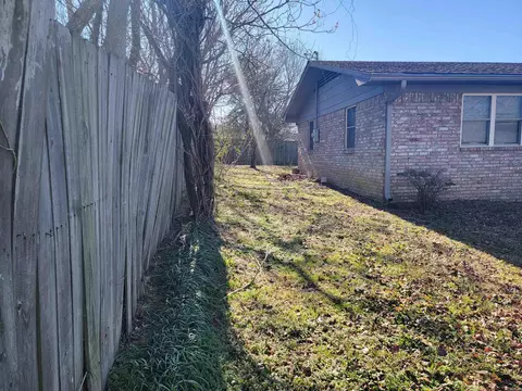 Exterior - 1004 Oak Ave, Mena, AR 71953 photo 2 of 21