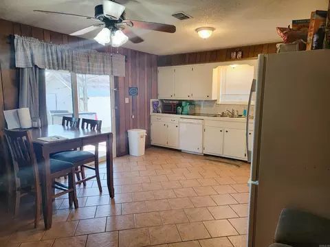 Kitchen - 1004 Oak Ave, Mena, AR 71953 photo 1 of 4