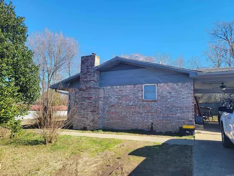 Exterior - 1004 Oak Ave, Mena, AR 71953 photo 12 of 21